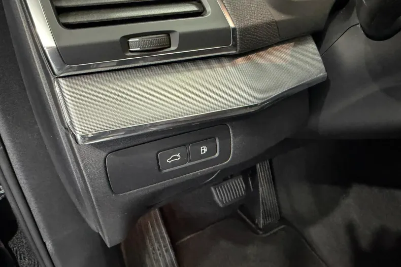 Volvo XC90 din 2024 cu 65.555 km - oferta VOL255776 - foto 29