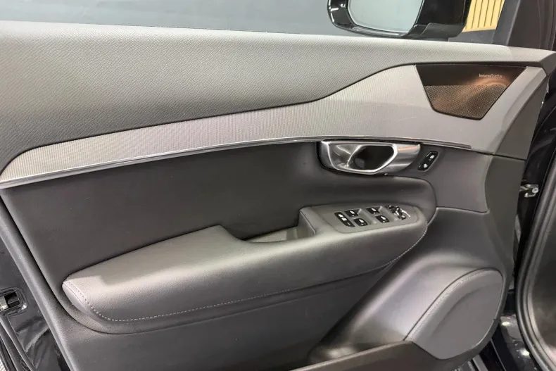 Volvo XC90 din 2024 cu 65.555 km - oferta VOL255776 - foto 31