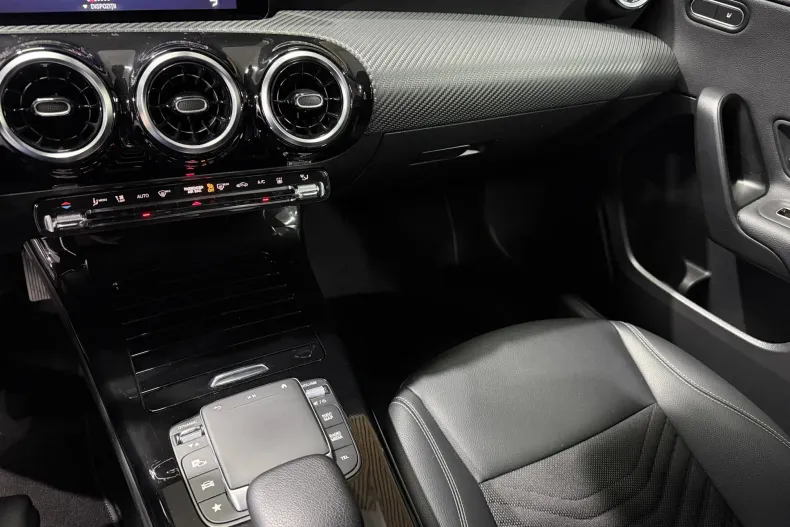 Mercedes-Benz A 250 (Clasa A) din 2022 cu 66.922 km - oferta MER255777 - foto 17