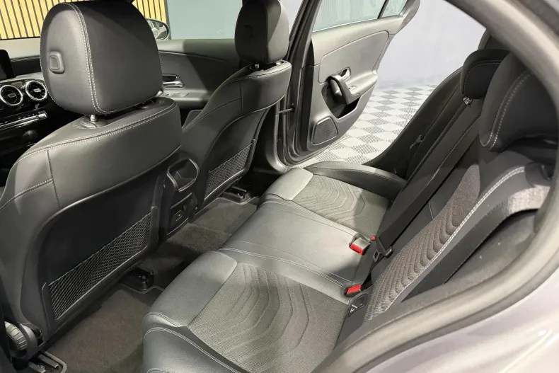 Mercedes-Benz A 250 (Clasa A) din 2022 cu 66.922 km - oferta MER255777 - foto 21