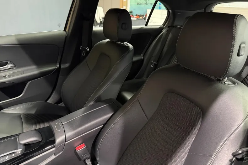 Mercedes-Benz A 250 (Clasa A) din 2022 cu 66.922 km - oferta MER255777 - foto 22