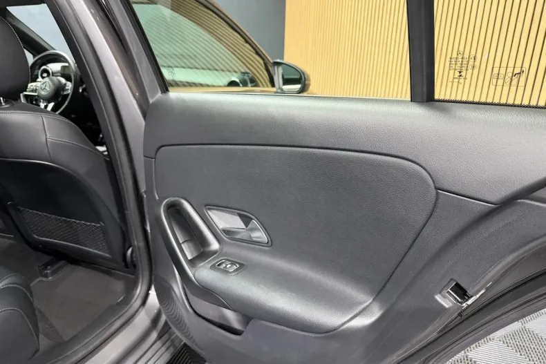 Mercedes-Benz A 250 (Clasa A) din 2022 cu 66.922 km - oferta MER255777 - foto 25