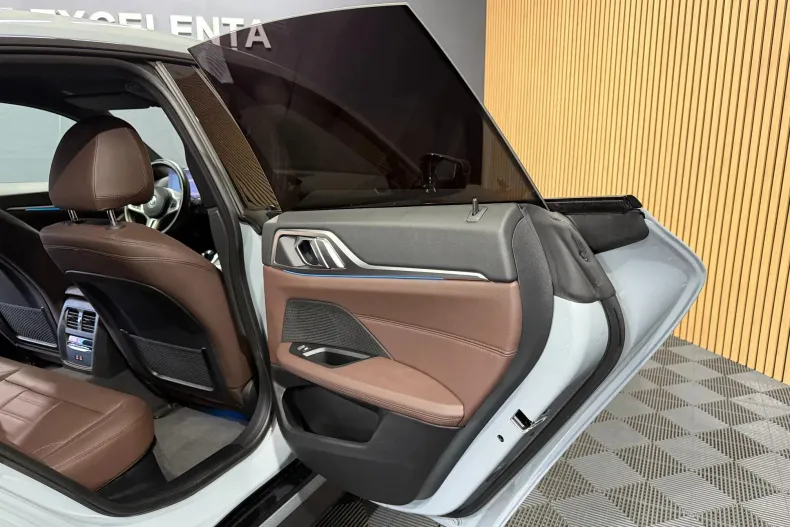 BMW i4 (Seria 4) din 2022 cu 101.463 km - oferta BMW255779 - foto 21