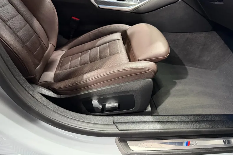 BMW i4 (Seria 4) din 2022 cu 101.463 km - oferta BMW255779 - foto 26