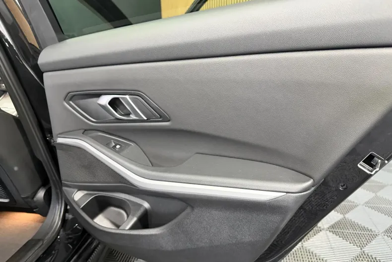 BMW 320 (Seria 3) din 2022 cu 120.264 km - oferta BMW255780 - foto 28