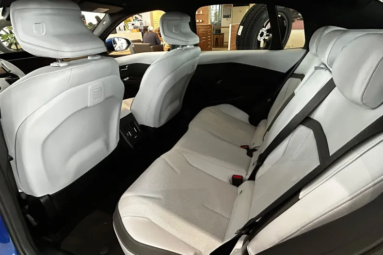 BMW i3 din 2026 cu 7 km - oferta BMW255793 - foto 6