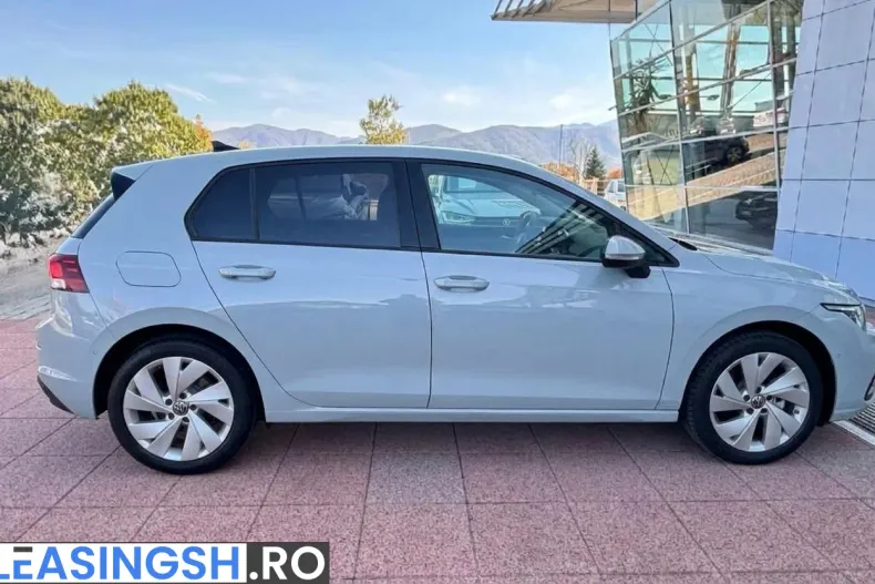 Volkswagen Golf din 2025 cu 10 km - oferta VOL255801 - foto 4