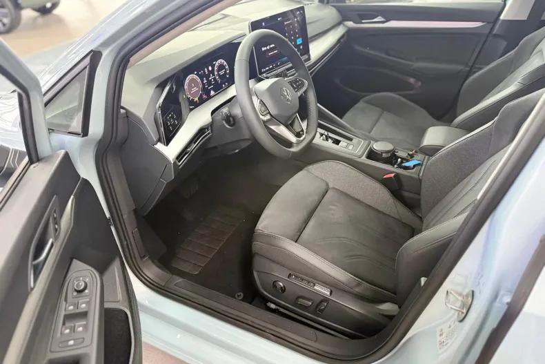 Volkswagen Golf din 2025 cu 10 km - oferta VOL255801 - foto 9