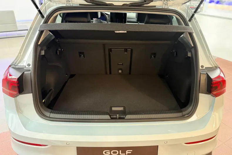 Volkswagen Golf din 2025 cu 10 km - oferta VOL255801 - foto 14