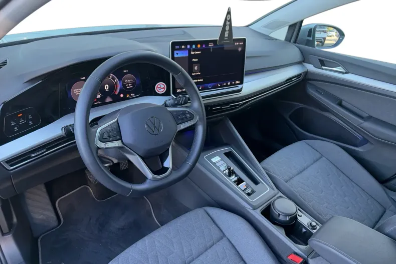 Volkswagen Golf din 2026 cu 14.070 km - oferta VOL255804 - foto 13