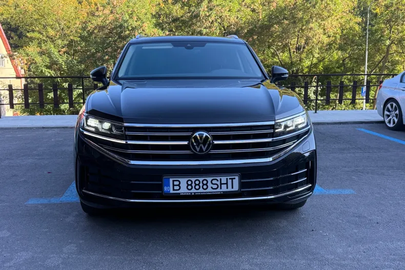 Volkswagen Touareg din 2024 cu 102.482 km - oferta VOL255811 - foto 4