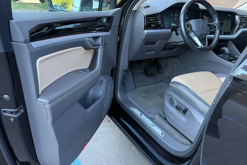 Volkswagen Touareg din 2024 cu 102.482 km - oferta VOL255811 - foto 7