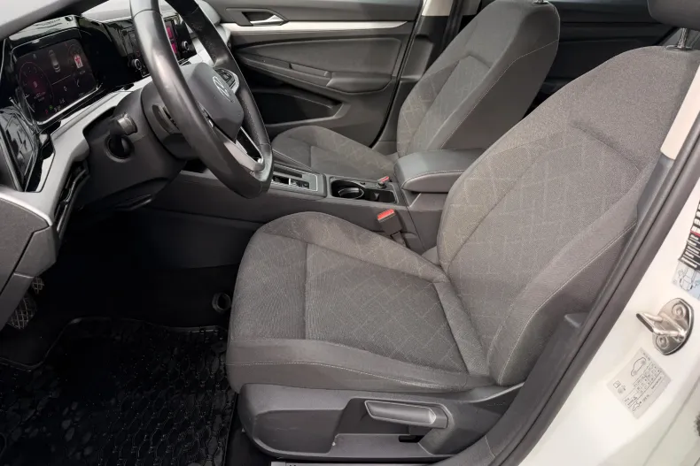 Volkswagen Golf din 2024 cu 71.976 km - oferta VOL255813 - foto 10