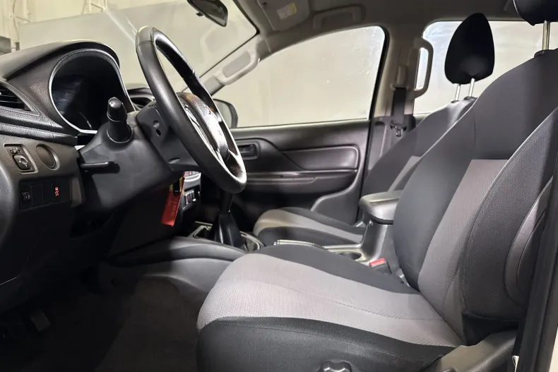 Mitsubishi L200 din 2021 cu 90.885 km - oferta MIT255822 - foto 19