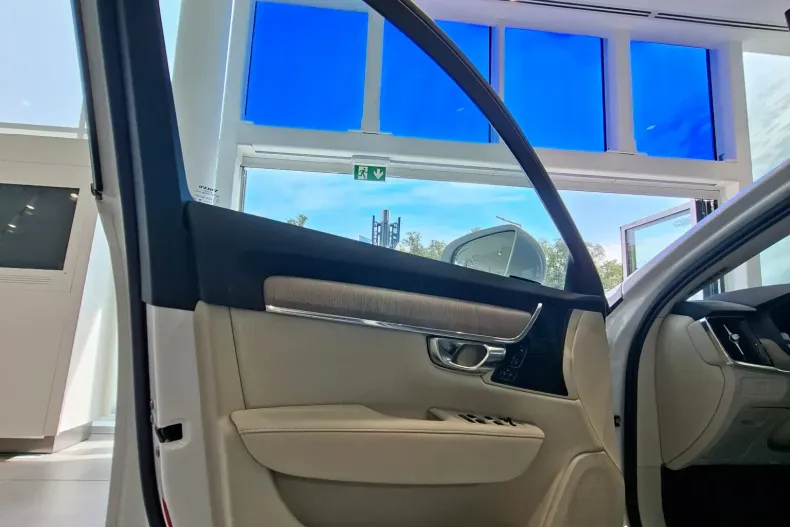 Volvo S90 din 2024 cu 8.700 km - oferta VOL255833 - foto 9