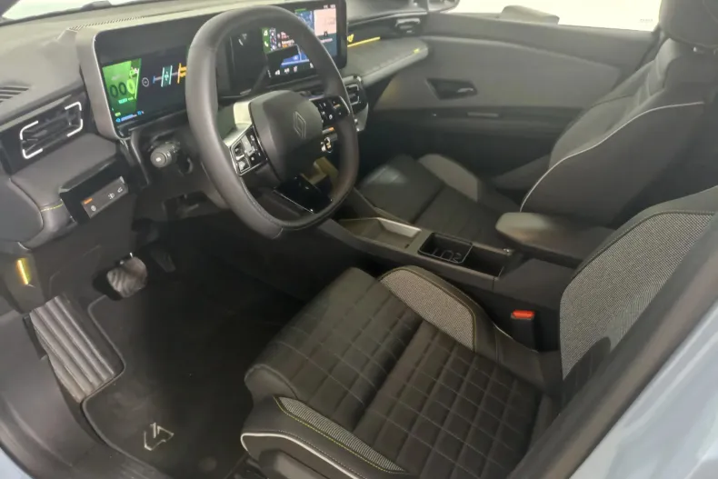 Renault 4 din 2025 cu 7.500 km - oferta REN255837 - foto 9