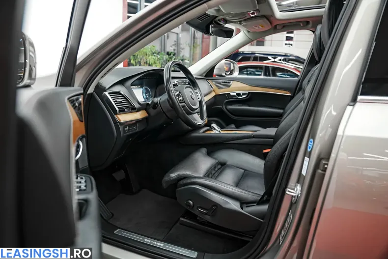Volvo XC90 din 2022 cu 162.000 km - oferta VOL255849 - foto 4