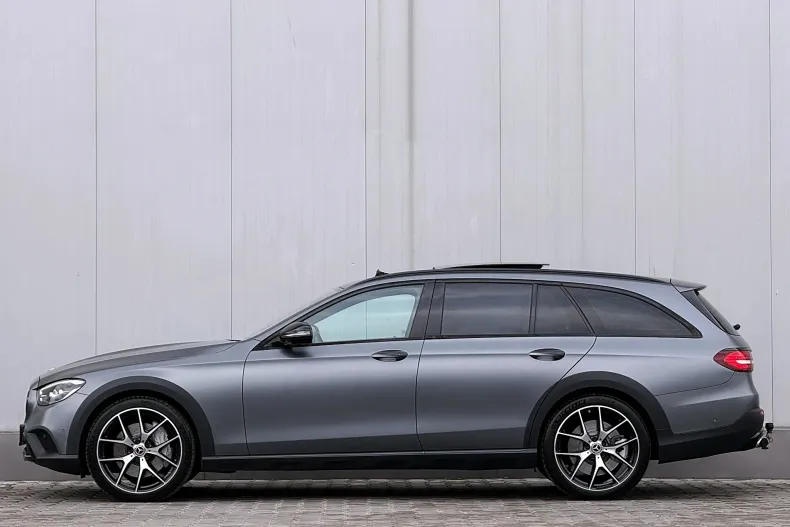 Mercedes-Benz E din 2021 cu 58.614 km - oferta MER255855 - foto 4