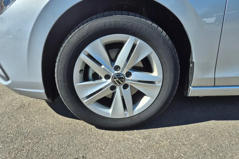 Volkswagen Golf din 2024 cu 59.285 km - oferta VOL255864 - foto 36