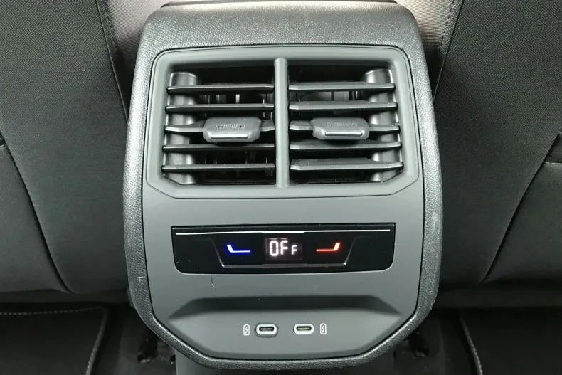Seat Leon din 2024 cu 128.208 km - oferta SEA255877 - foto 35