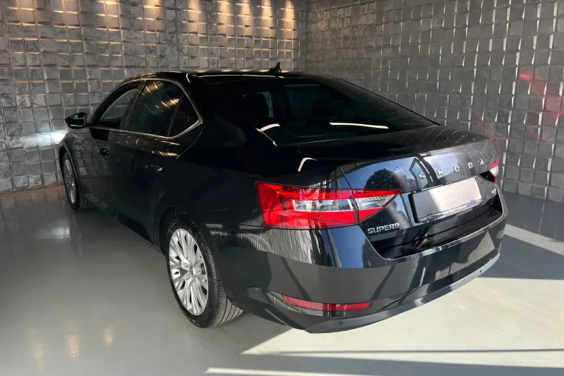 Skoda Superb din 2023 cu 115.689 km - oferta SKO255889 - foto 6