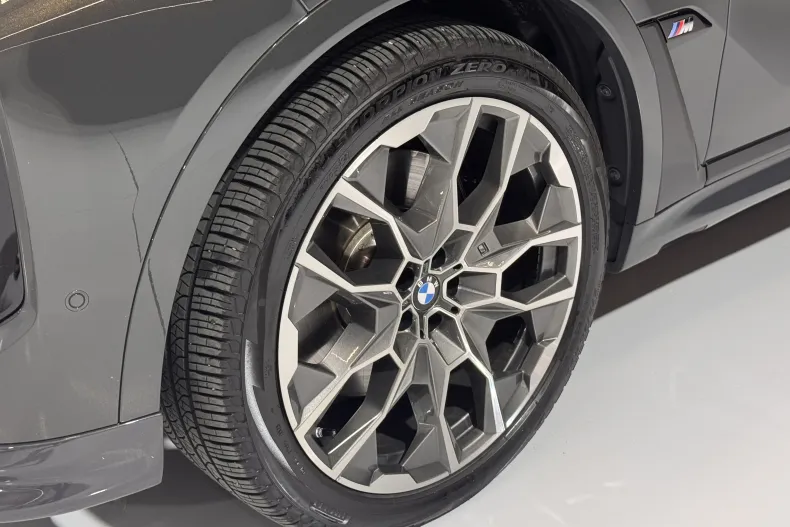 BMW X7 (Seria X) din 2023 cu 42.168 km - oferta BMW255902 - foto 10
