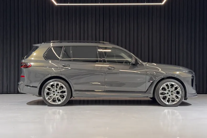 BMW X7 (Seria X) din 2023 cu 42.168 km - oferta BMW255902 - foto 19