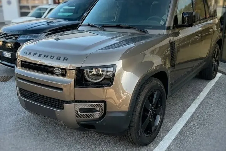 Land Rover Defender din 2026 cu 20 km - oferta LAN255939 - foto 3