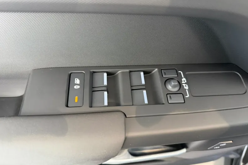 Land Rover Defender din 2026 cu 20 km - oferta LAN255939 - foto 7
