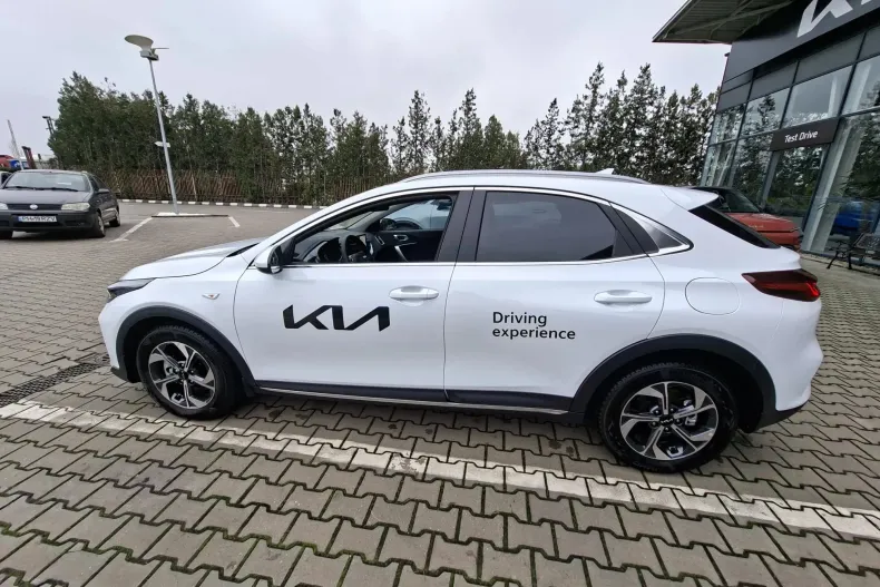 Kia XCeed din 2024 cu 2.400 km - oferta KIA255961 - foto 2