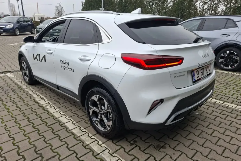 Kia XCeed din 2024 cu 2.400 km - oferta KIA255961 - foto 3