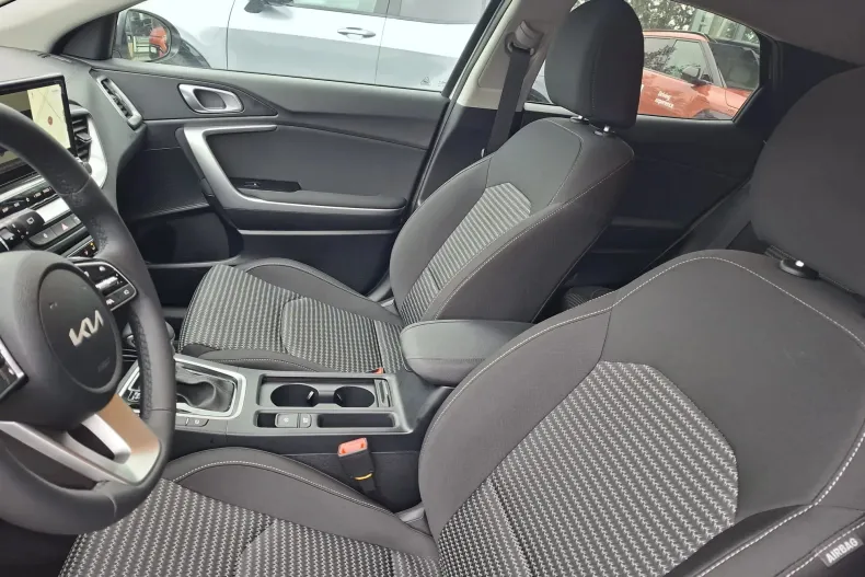 Kia XCeed din 2024 cu 2.400 km - oferta KIA255961 - foto 19