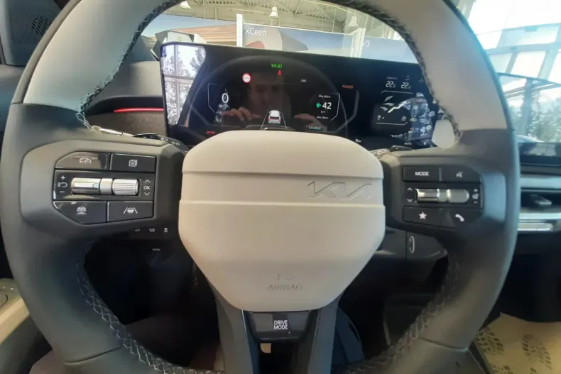Kia EV3 din 2024 cu 1 km - oferta KIA255963 - foto 15