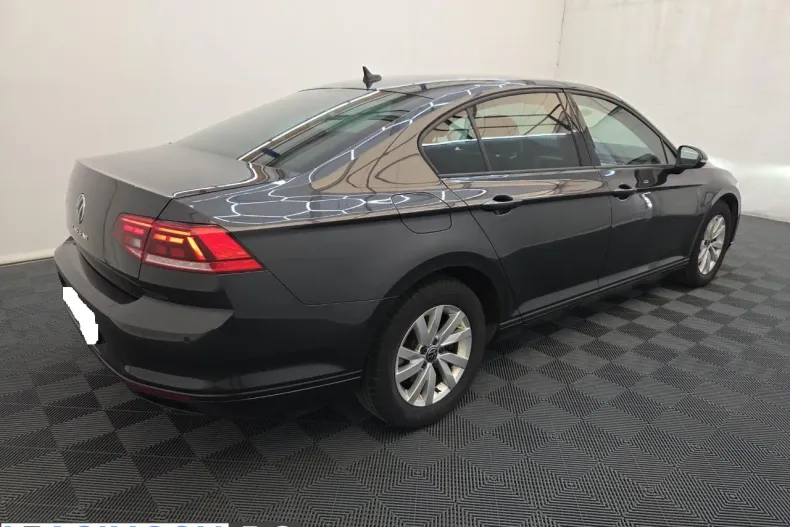 Volkswagen Passat din 2021 cu 70.260 km - oferta VOL255965 - foto 2