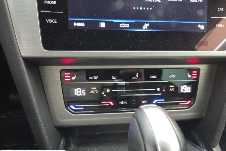 Volkswagen Passat din 2021 cu 70.260 km - oferta VOL255965 - foto 4