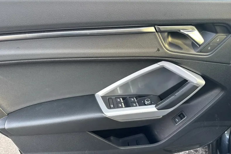 Audi Q3 din 2024 cu 8.641 km - oferta AUD255976 - foto 12