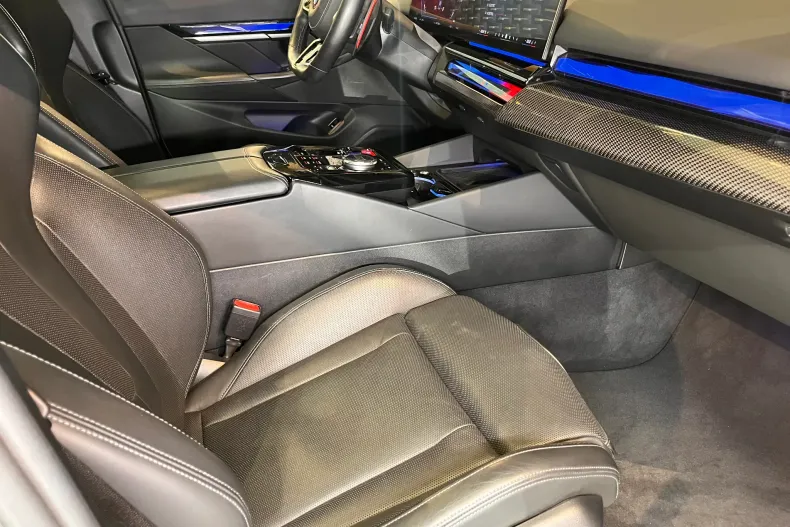 BMW M5 (Seria 5) din 2025 cu 48.850 km - oferta BMW255987 - foto 31