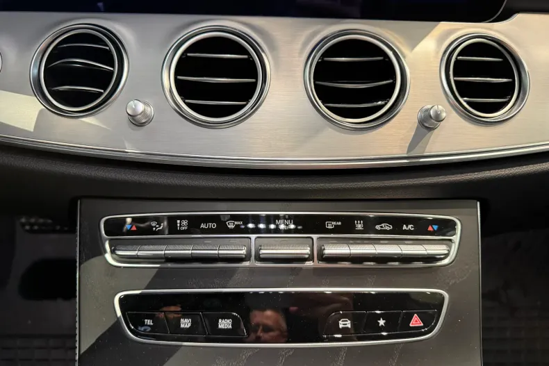 Mercedes-Benz E din 2021 cu 59.500 km - oferta MER255993 - foto 25