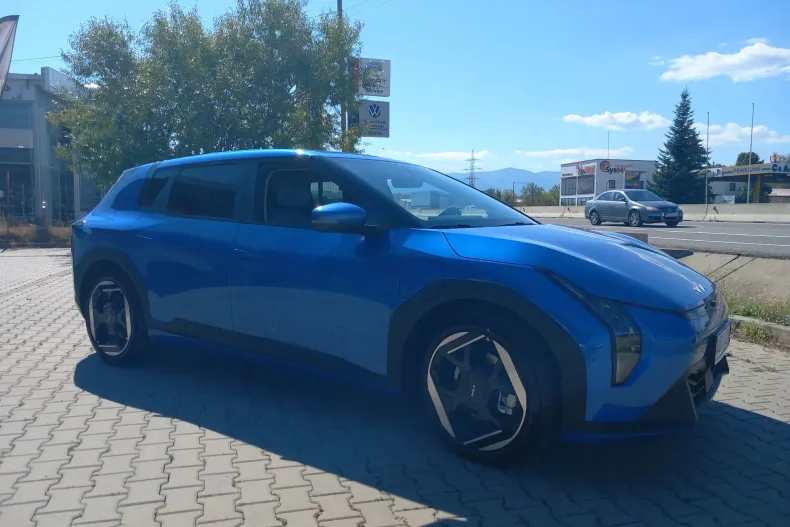 Kia EV4 din 2025 cu 6 km - oferta KIA256003 - foto 3