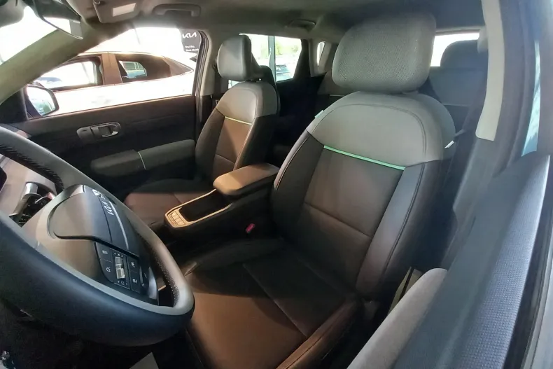 Kia EV4 din 2025 cu 6 km - oferta KIA256003 - foto 7