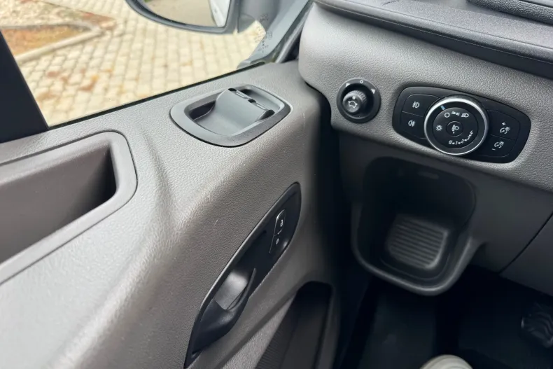 Ford Transit din 2020 cu 142.000 km - oferta FOR256013 - foto 17