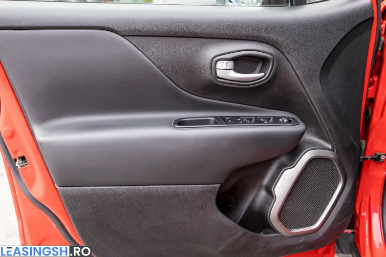 Jeep Renegade din 2024 cu 76.000 km - oferta JEE256016 - foto 13