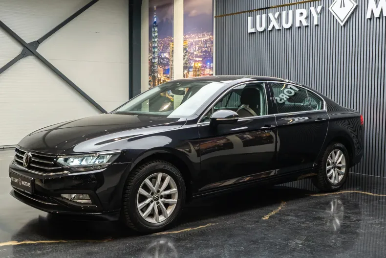 Volkswagen Passat din 2022 cu 92.500 km - oferta VOL256022 - foto 1
