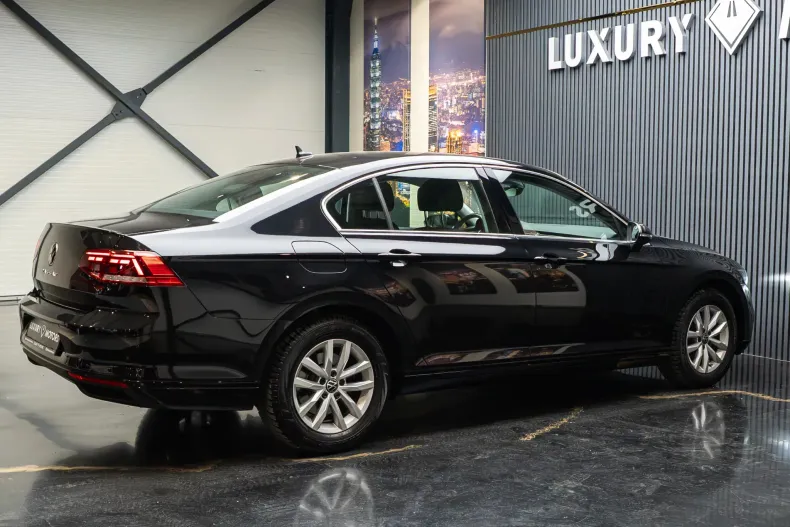 Volkswagen Passat din 2022 cu 92.500 km - oferta VOL256022 - foto 5