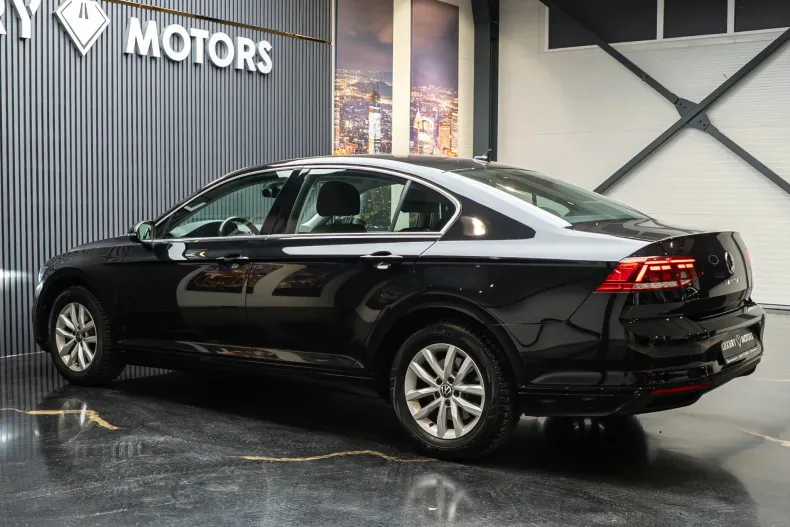 Volkswagen Passat din 2022 cu 92.500 km - oferta VOL256022 - foto 7