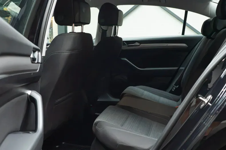 Volkswagen Passat din 2022 cu 92.500 km - oferta VOL256022 - foto 13