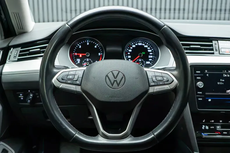 Volkswagen Passat din 2022 cu 92.500 km - oferta VOL256022 - foto 16
