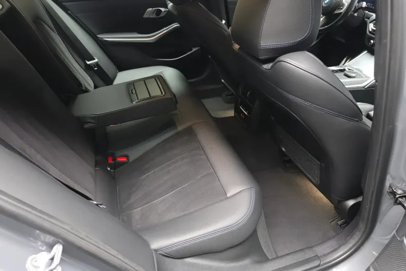BMW 320 (Seria 3) din 2024 cu 91.300 km - oferta BMW256027 - foto 26