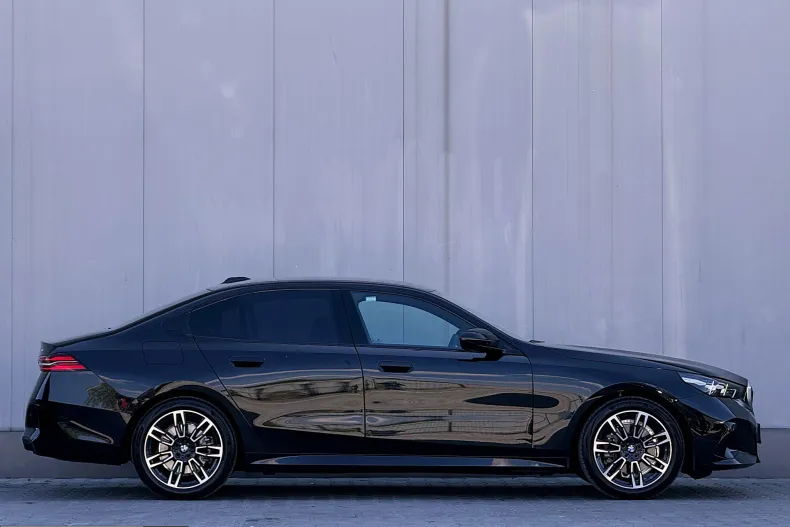 BMW 520 (Seria 5) din 2026 cu 14.205 km - oferta BMW256037 - foto 12