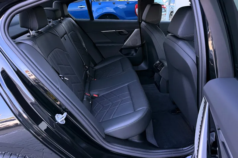 BMW 520 (Seria 5) din 2026 cu 14.205 km - oferta BMW256037 - foto 26